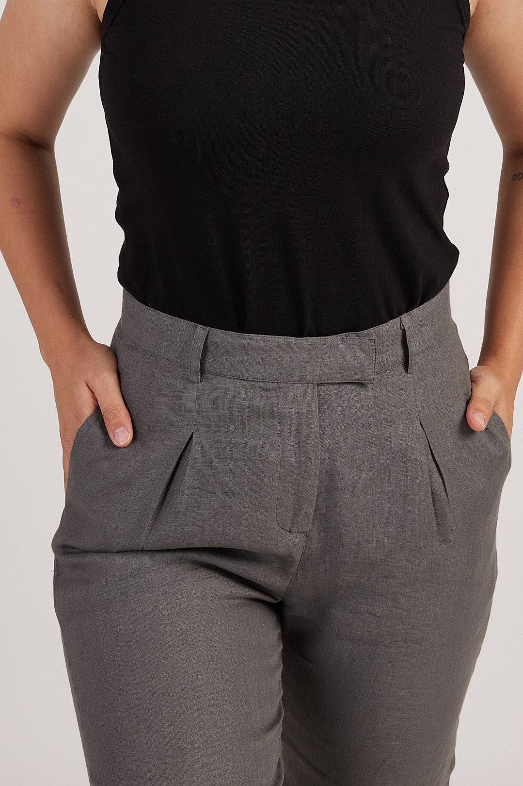 Trousers for Women - The Linen Pleated Trousers Slate Grey