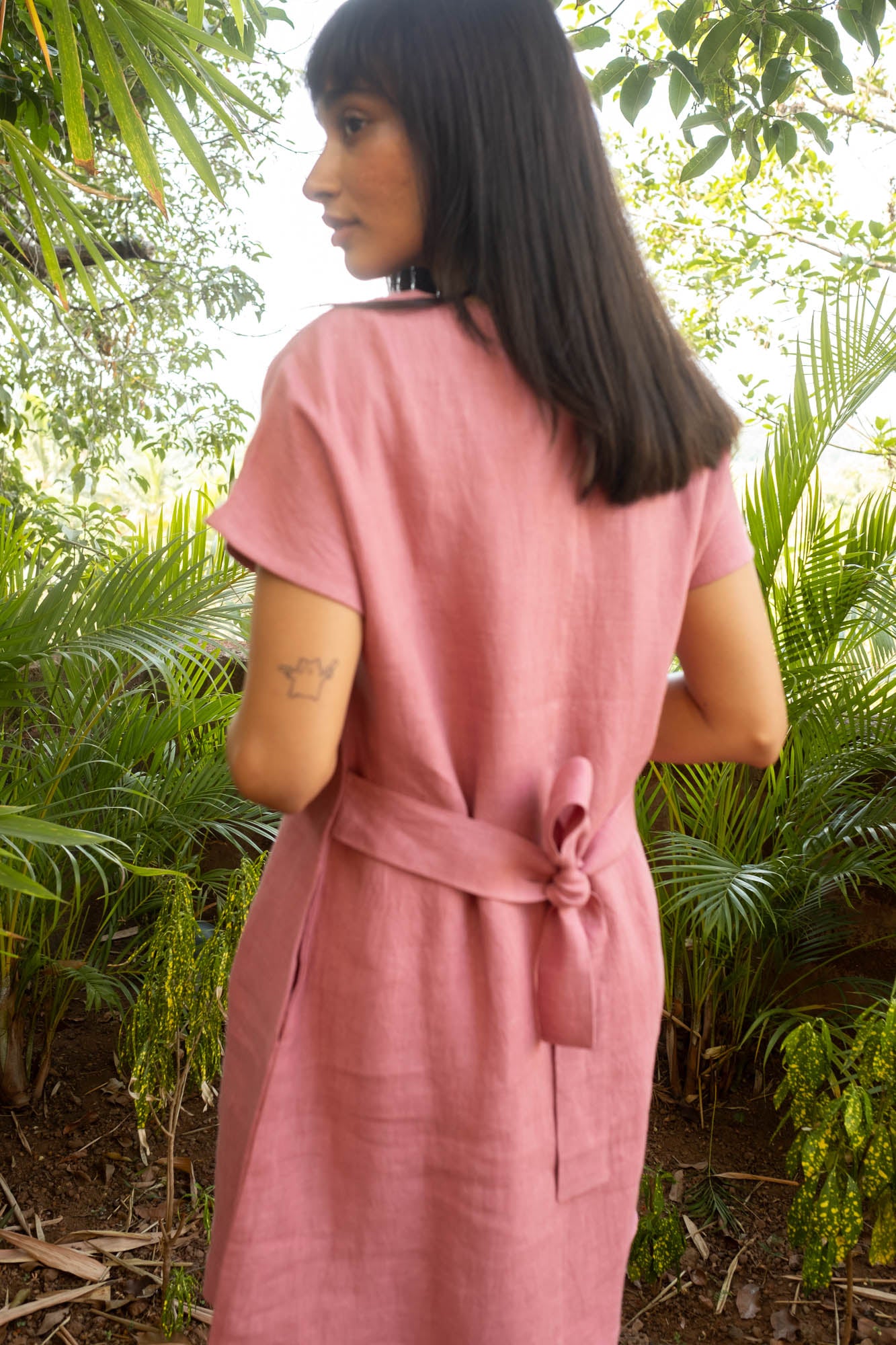 The Linen V Neck Shift Dress | Creatures of Habit